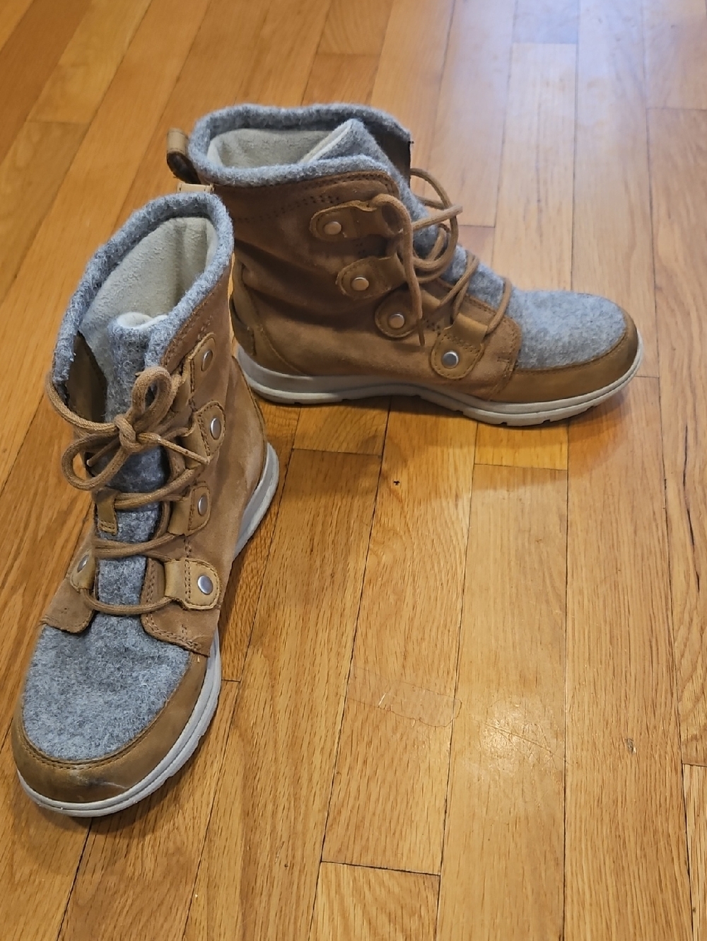 Sorel Brown and Gray Women's Lace-Up Winter Boots